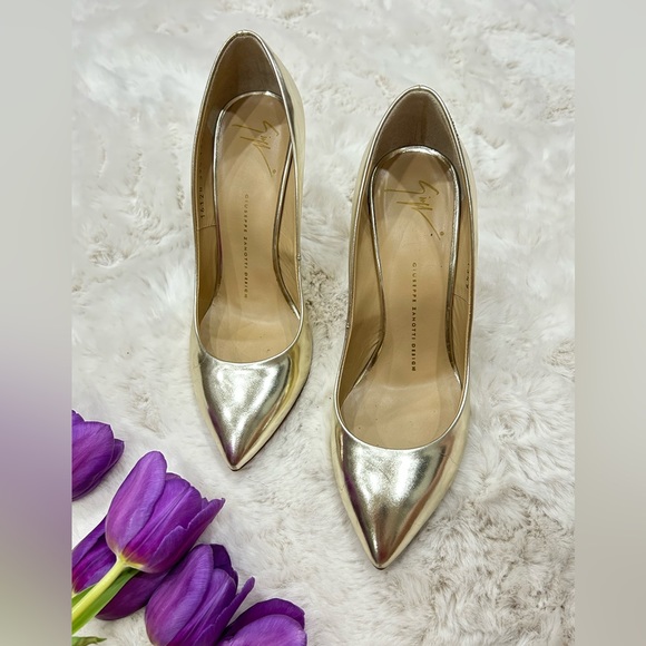 Giuseppe Zanotti Gold Patent Leather Pointed Toe Pumps Size 39 - Picture 6 of 14